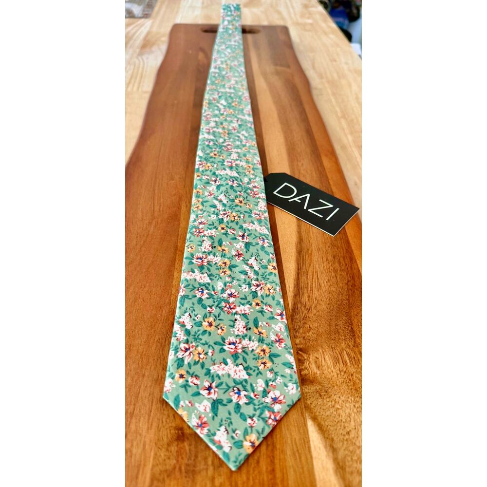 DAZI Evergreen Floral Men's 3 Inch Wide Tie NWT Cotton Wedding Groom 57 Inch